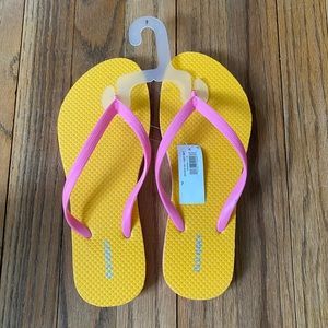 Old Navy Flip Flops with tags
